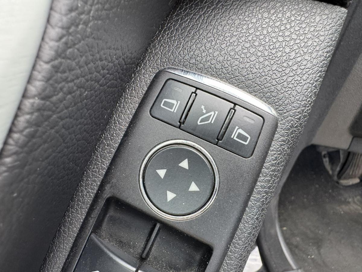Mercedes C Klasse 204 original Au&szlig;enspiegel links elektrisch anklappbar 197 Obsidianschwarz Bj.2009